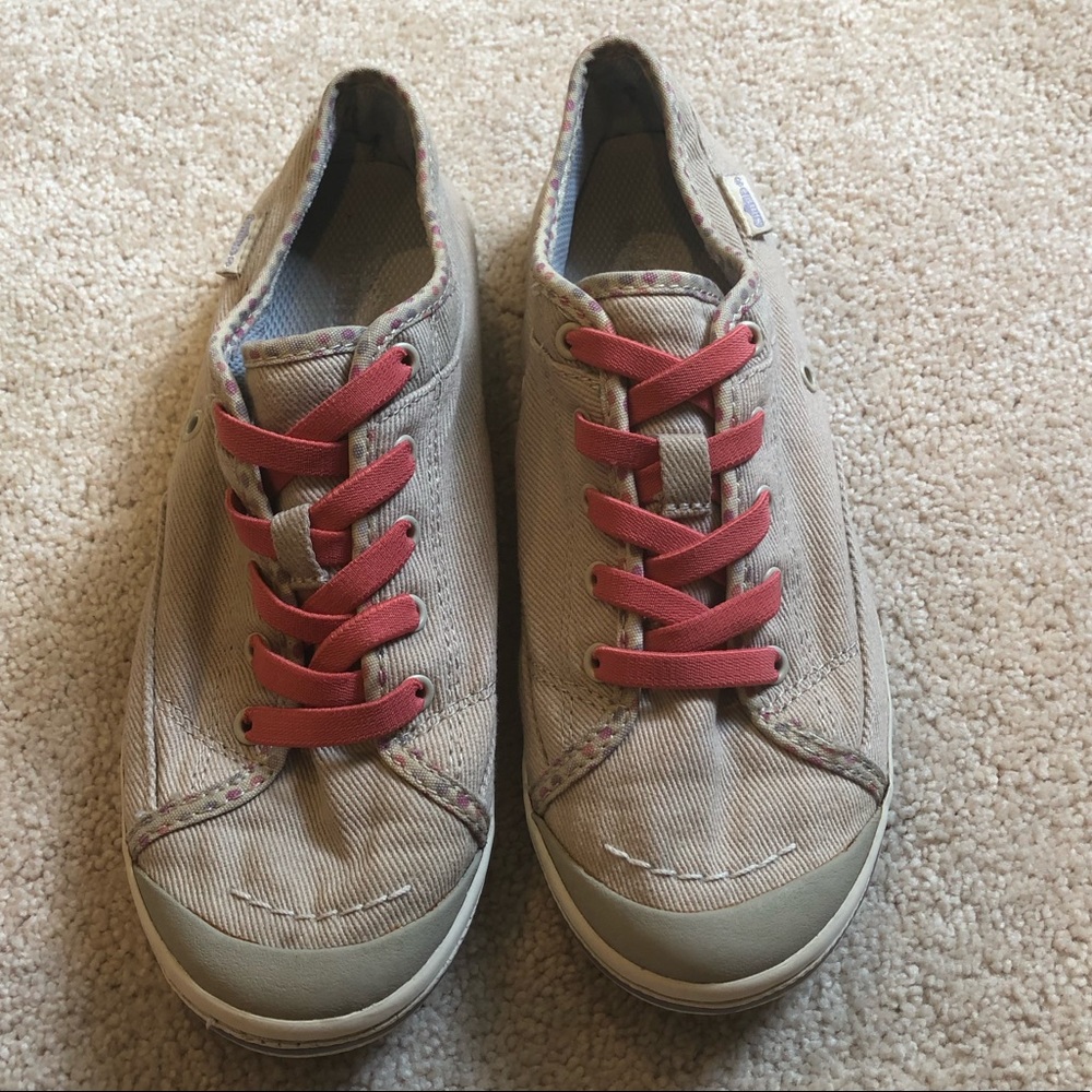 Simple shoes